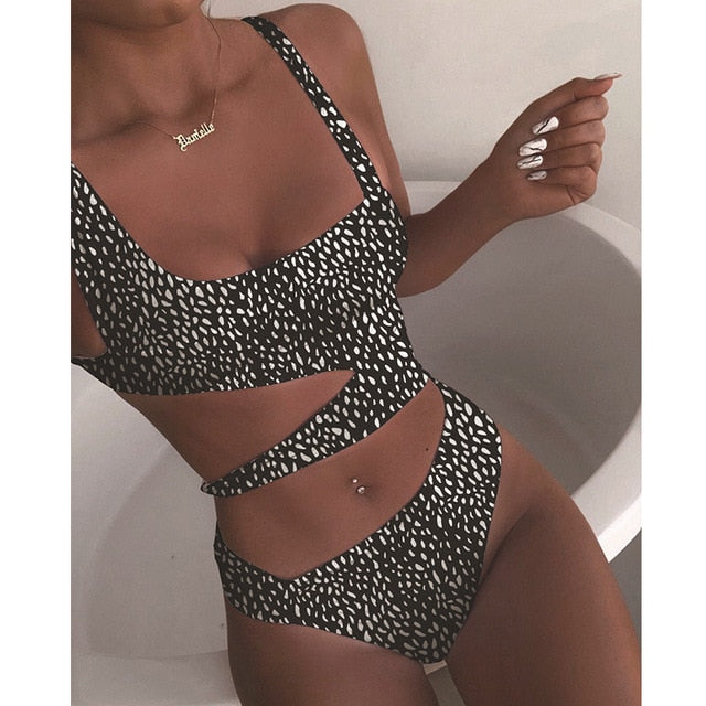 women's suimsuits